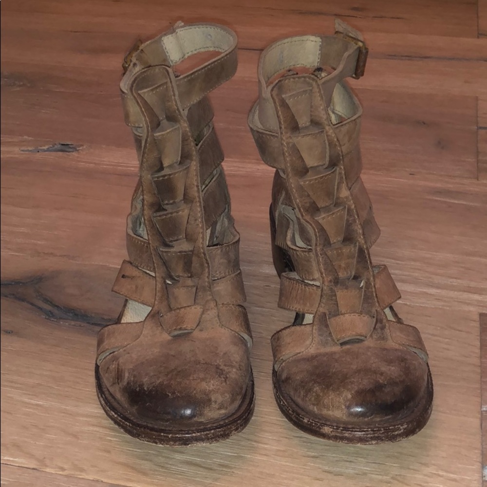 Never been worn Freebirds!!